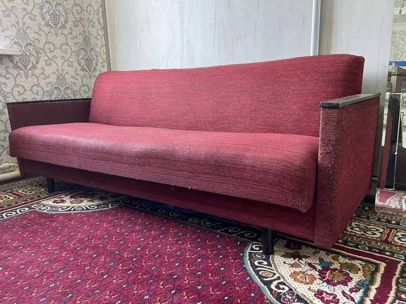Divan kreslo sotiladi 1 Divan kreslo sotiladi 1