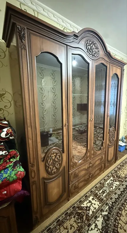 Сервант ( стенка) , шифоньер, трюмо и две тумбочки. — фото 2