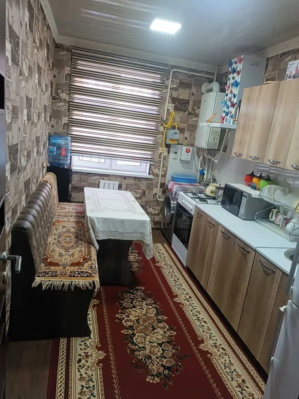 Chirchiq shahar saodat kóchasi 5etajli dom o'rta podezd 4 etaj 3 Chirchiq shahar saodat kóchasi 5etajli dom o'rta podezd 4 etaj 3
