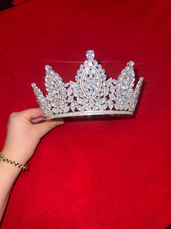 Турецкая корона, украшенная камнями Swarovski.✅