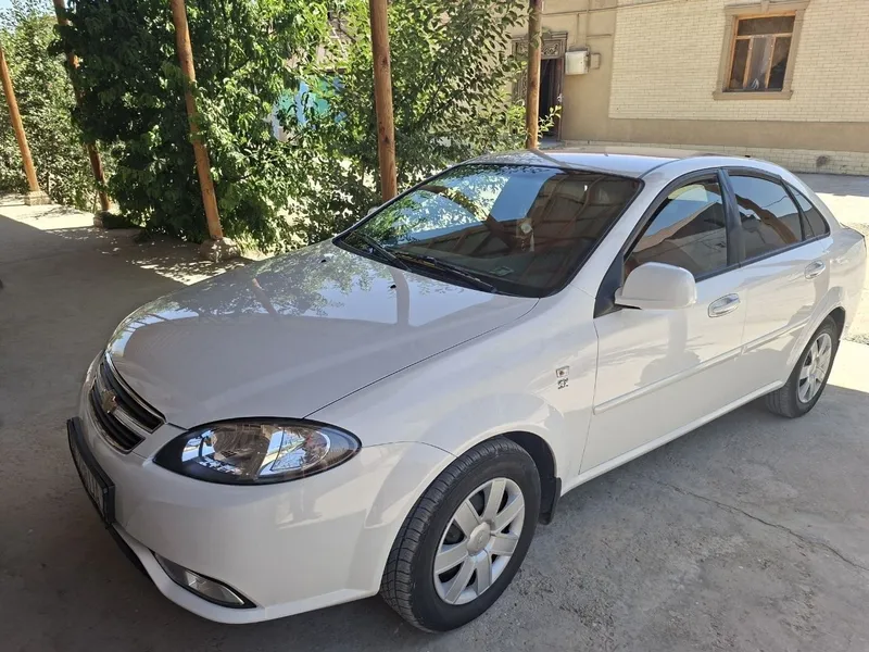 Lacetti Gentra 2023