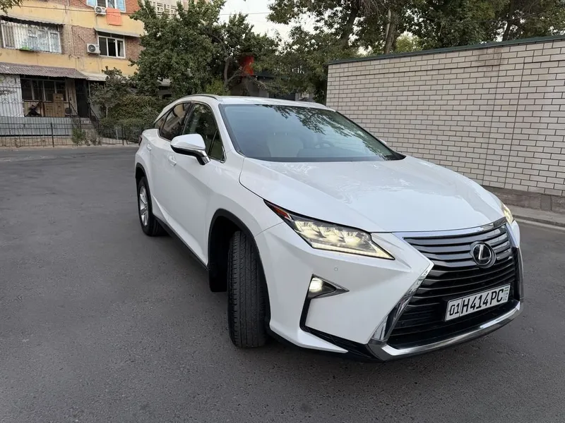 Lexus RX200t, в идеальном состоянии, 2016 год, 161 тыс. км 2 Lexus RX200t, в идеальном состоянии, 2016 год, 161 тыс. км 2