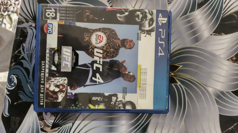 PlayStation. 4 disk