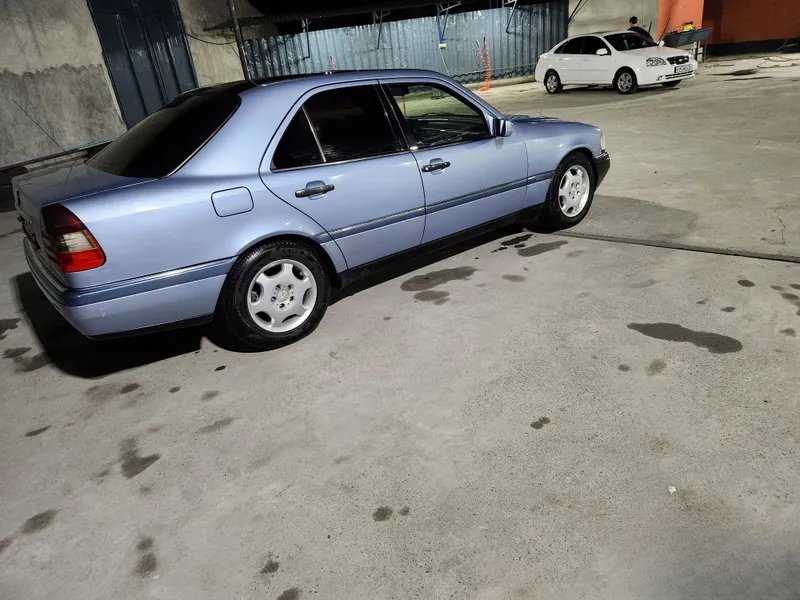 Продаётся Mercedes, автомат, состояние отличное 2 Продаётся Mercedes, автомат, состояние отличное 2