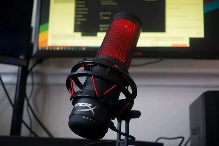 HyperX QuadCast Microphone 2 HyperX QuadCast Microphone 2