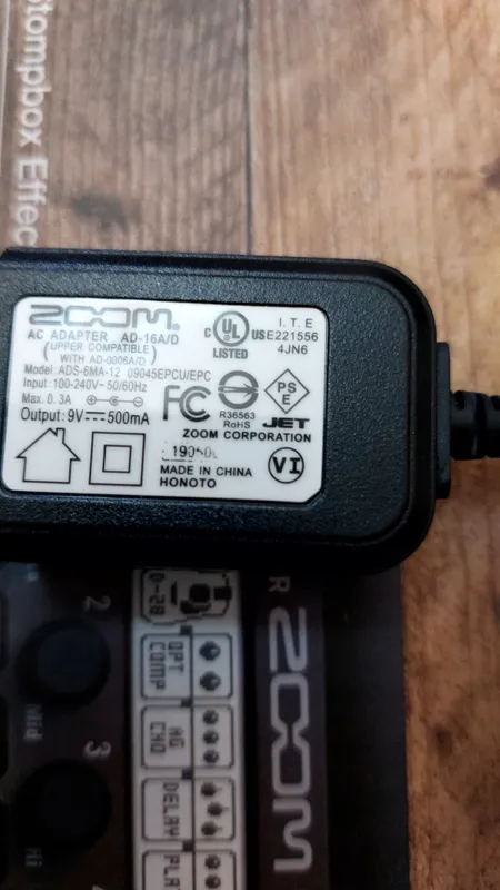 Zoom ariginal adapterlari 3 Zoom ariginal adapterlari 3