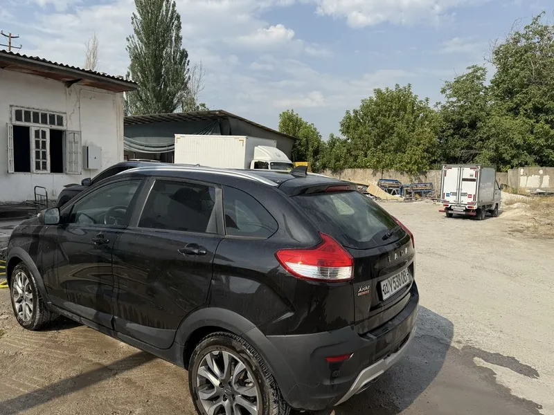 Lada Xray Cross 1.8 6