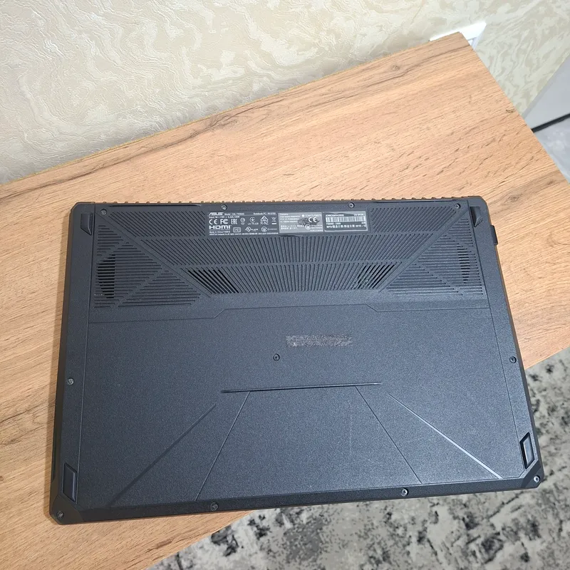 Core i7-8750H/ GTX 1050Ti-4gb/ SSD 256gb/ Operativ xotira 16gb 6 Core i7-8750H/ GTX 1050Ti-4gb/ SSD 256gb/ Operativ xotira 16gb 6