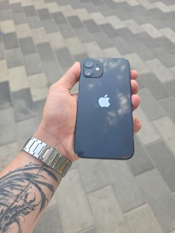 Iphone 12 Black 4