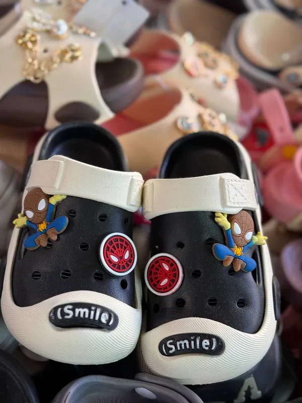 crocs