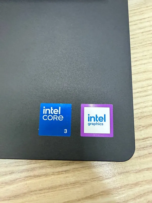 Ноутбук DELL PRO 15 ESSENTIAL 6