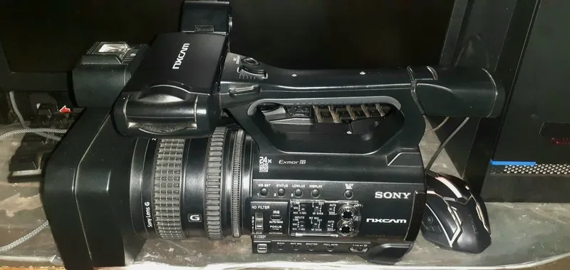 Sony nx100 sotiladi.