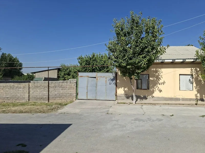 Учаска сотилади 6 сотик 4та хона топли пол килинган яхши жойда жойлаш — фото 1