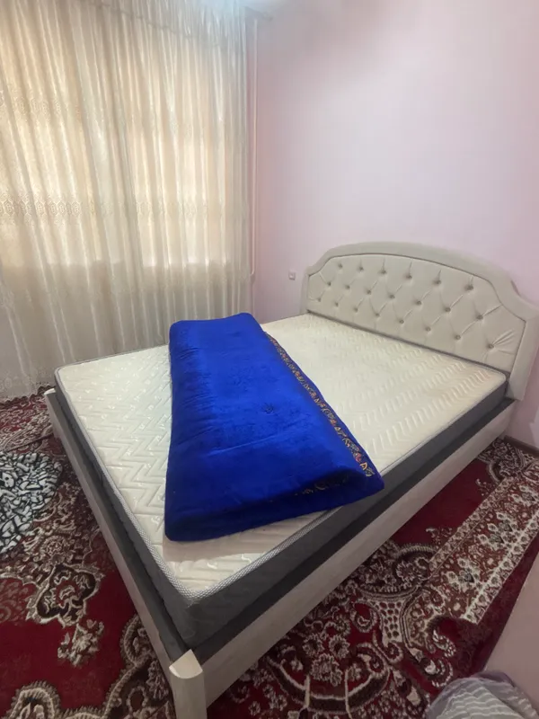 Двухместный диван