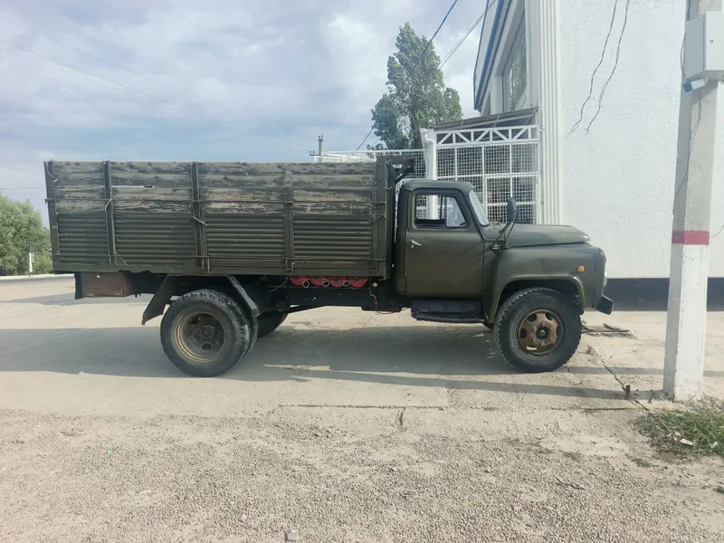 Бортовой грузовик 3