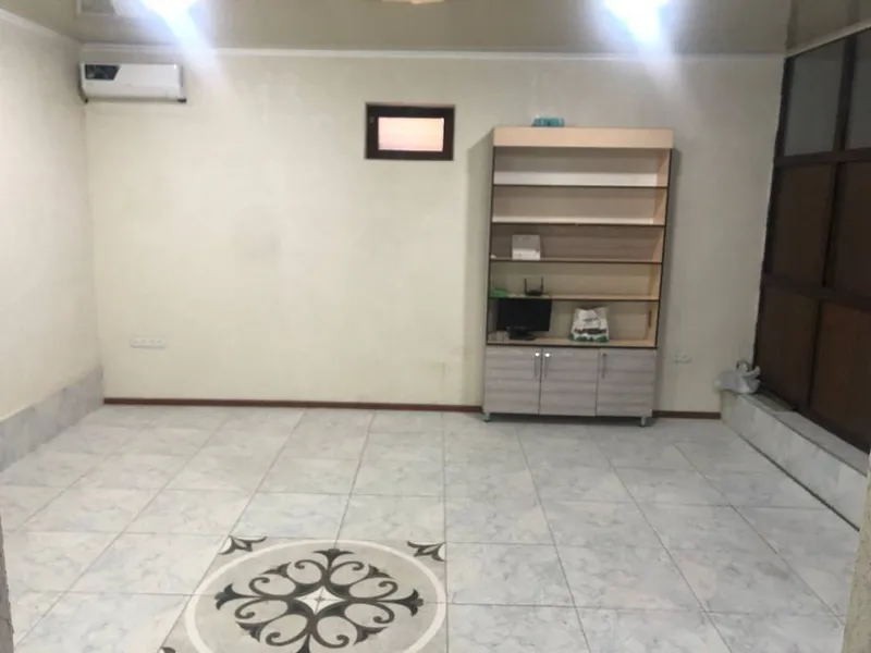 Yangi qurilishdagi yarim podval qavati, Gospitalka yo‘lidan ikkinchi qator 4 Yangi qurilishdagi yarim podval qavati, Gospitalka yo‘lidan ikkinchi qator 4