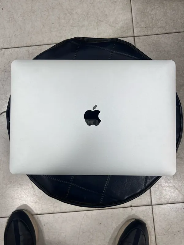 Macbook M1 sotiladi holati ideal bir qoʻl 2 Macbook M1 sotiladi holati ideal bir qoʻl 2