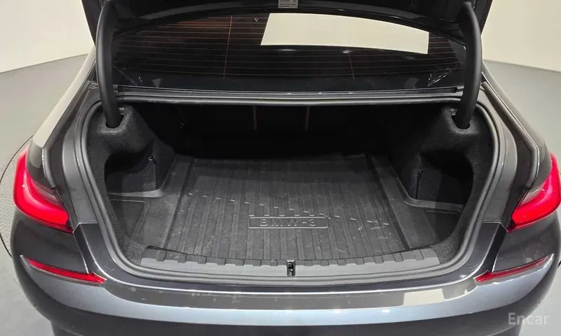 BMW 320i M sport по цене Chevrolet Malibu 2 8 BMW 320i M sport по цене Chevrolet Malibu 2 8