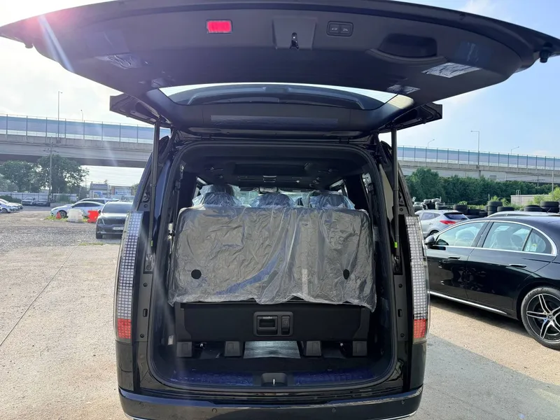 Hyundai Staria 1.6T Hybrid Lounge Inspiration 3 Hyundai Staria 1.6T Hybrid Lounge Inspiration 3