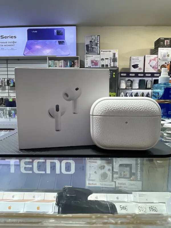 AirPods Pro 3, бывшие в употреблении 3 AirPods Pro 3, бывшие в употреблении 3