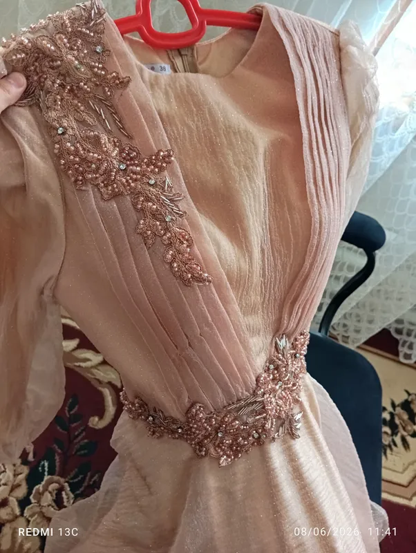 Oqshom koylagi sotiladi hali yangi razmeri 38