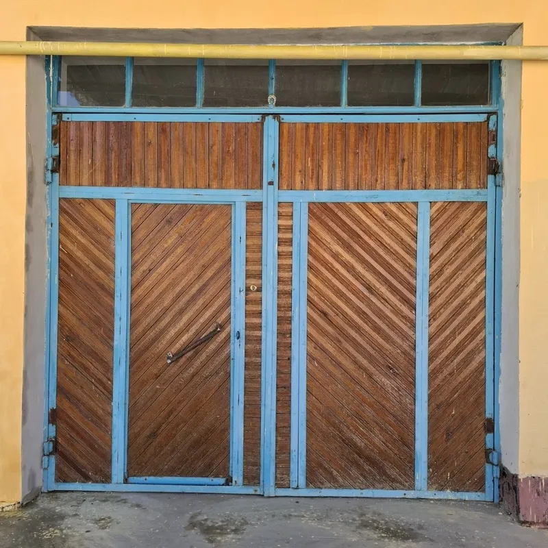 Darwaza satiladi kelisimli Darwaza satiladi kelisimli