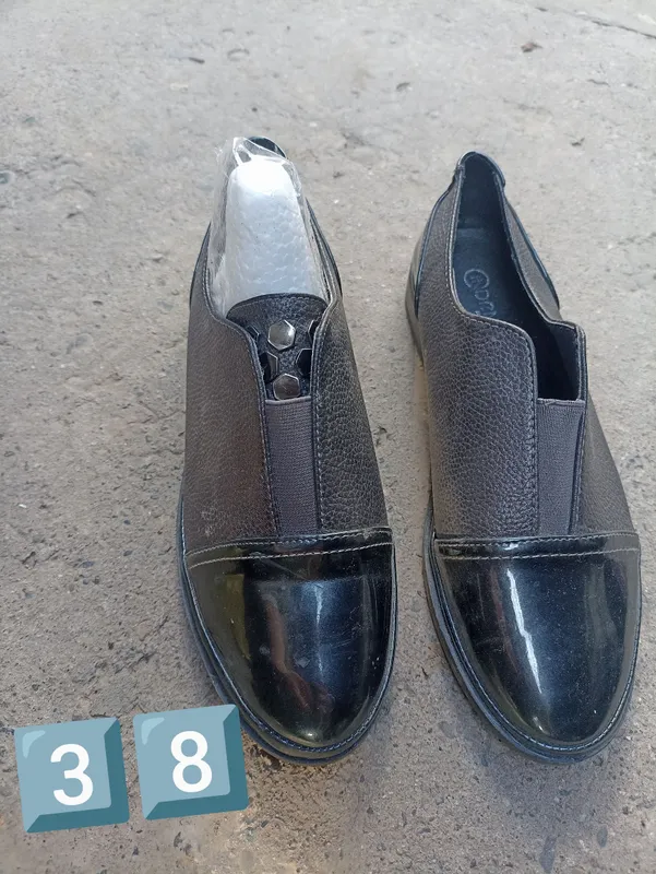 Ayollar oyoq kiyimi 38–39 o‘lcham 2 Ayollar oyoq kiyimi 38–39 o‘lcham 2