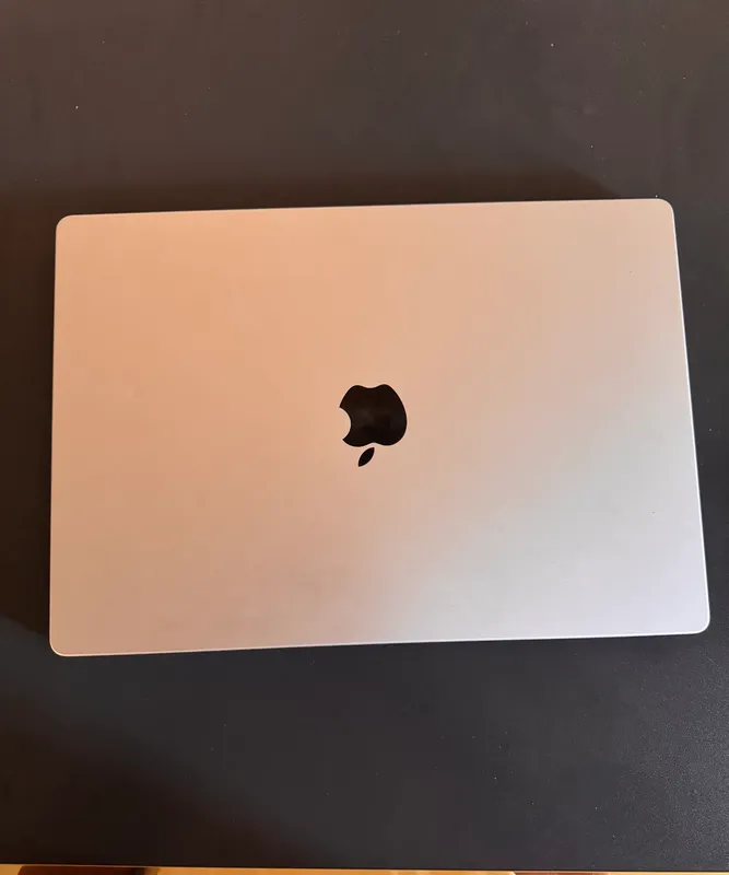 Macbook M3 Pro 16 inch