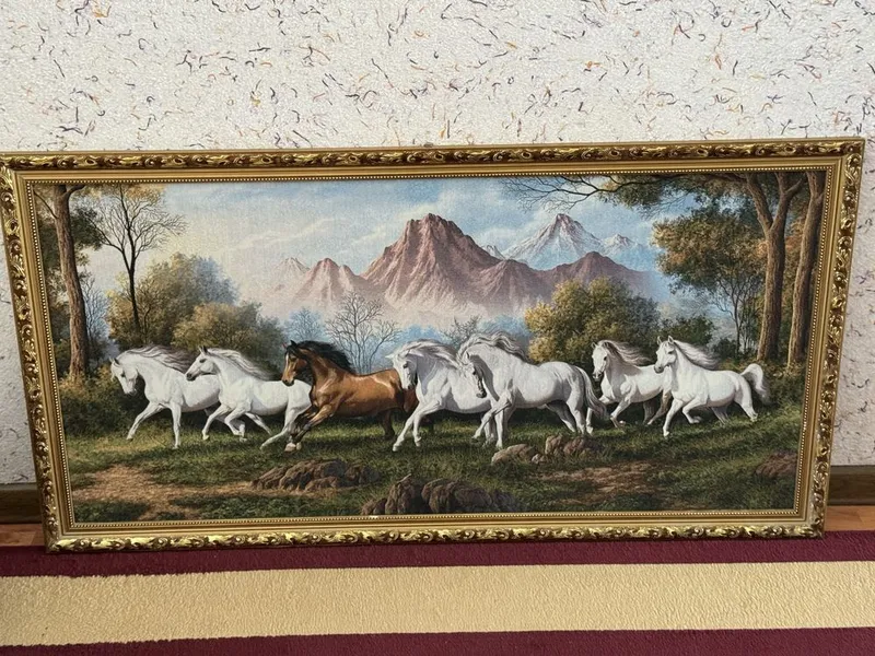 Rasm sotiladi. Holati a’lo darajada.