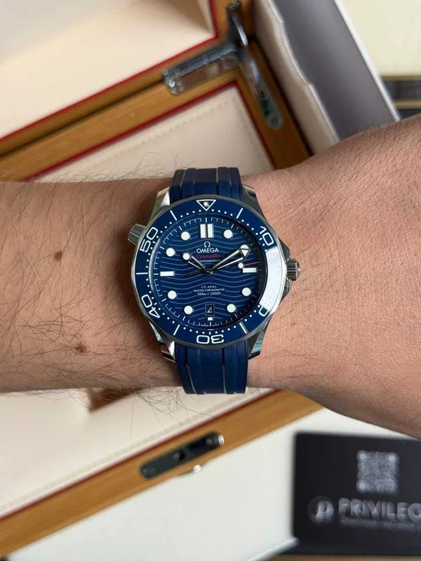 NEW Omega Seamaster Diver 300M Master Co-Axial 42 кауч син — фото 1