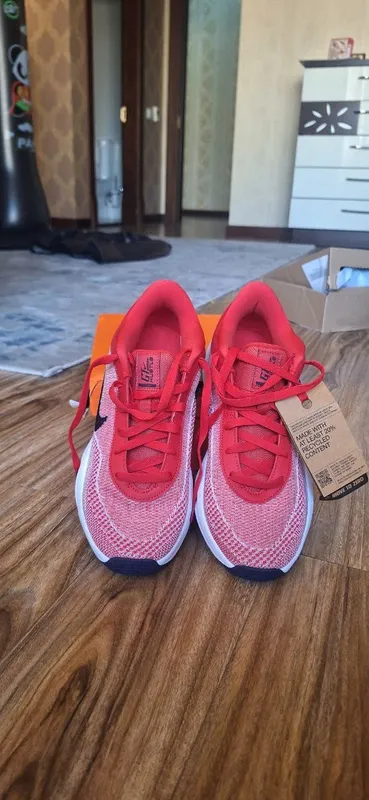 Новые кроссовки Nike оригинал 2 Новые кроссовки Nike оригинал 2