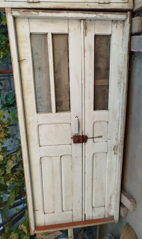 Eshik va deraza yaxshi sastayaneda Eshik va deraza yaxshi sastayaneda