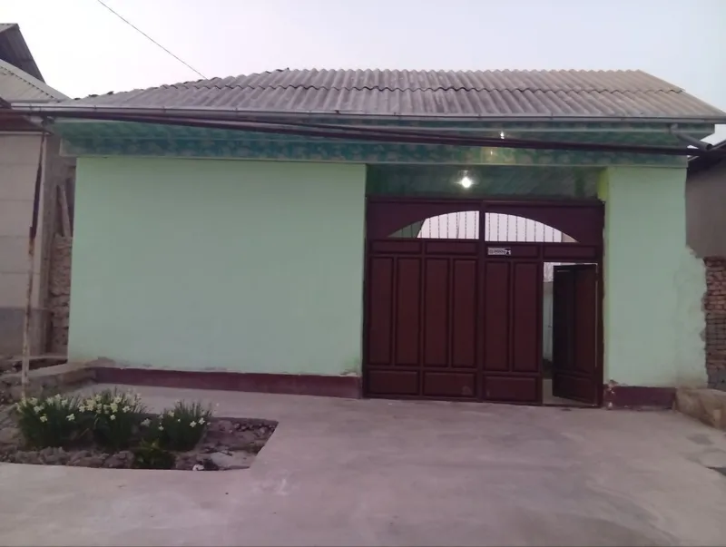 Hovli uy sotiladi 1 Hovli uy sotiladi 1