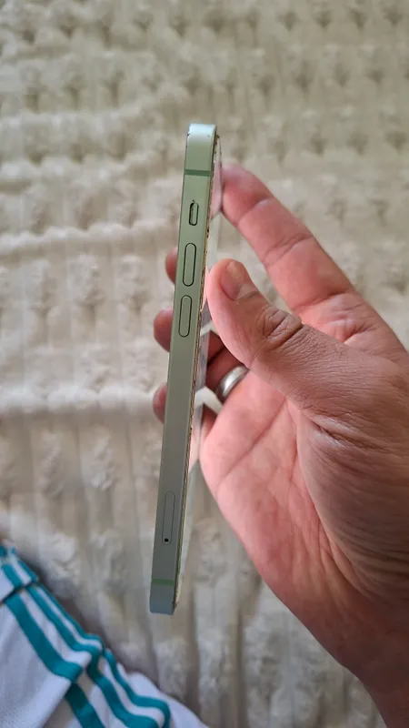 Продаётся Iphone 12