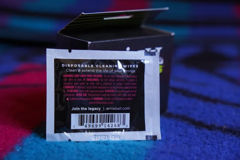 Ernie Ball Wonder Wipes — салфетки для гитары — фото 2