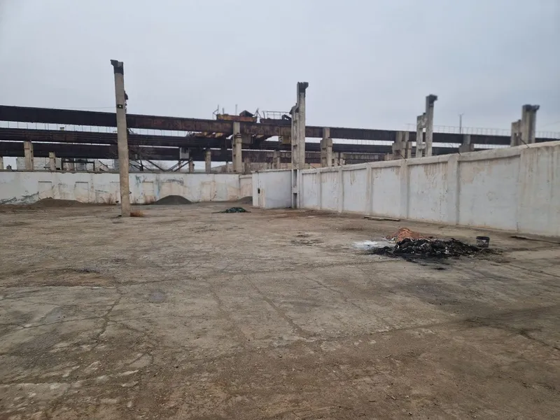 Qarshi shahrida 16 sotixlik sanoat binosi sotiladi — фото 2