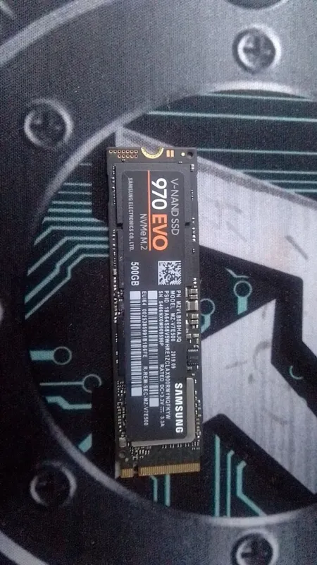 SSD Samsung NVMe M.2 1 SSD Samsung NVMe M.2 1