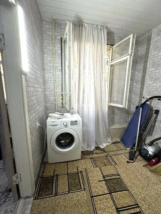 2 xonali kvartira, 50 m², 3/5 qavat (ikkilamchi), Mirzo-Ulug‘bek 8