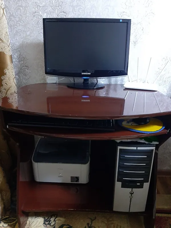 Стол компьтерный 1 Стол компьтерный 1