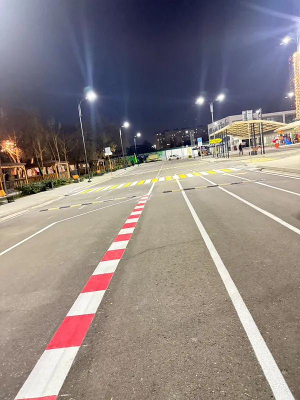 Дорожная разметка автодорог трассы и другие объекты — фото 4