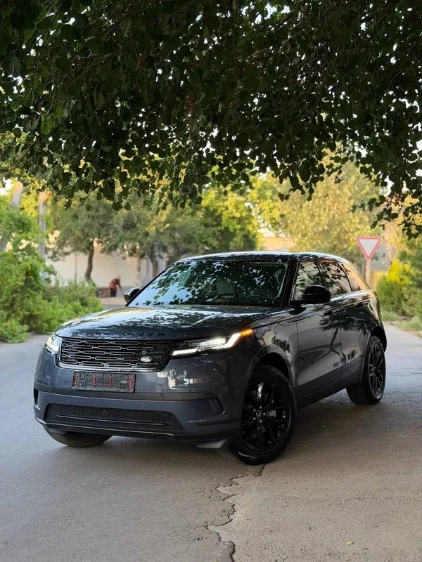 Range rover velar p250 1 Range rover velar p250 1