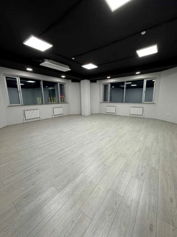 Аренда офисов от 500 кв m2 18 y.e за кв m2 — фото 1