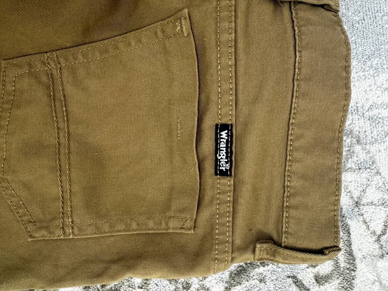 Новые оригинальные джинсы Wrangler 2 Новые оригинальные джинсы Wrangler 2