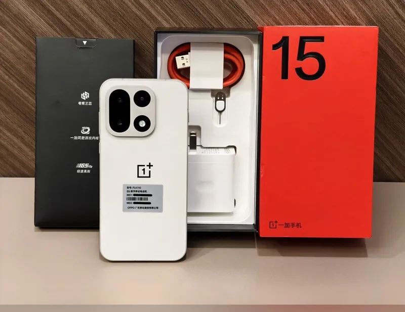 OnePlus 15 12/512 GB Dune в наличии OnePlus 15 12/512 GB Dune в наличии