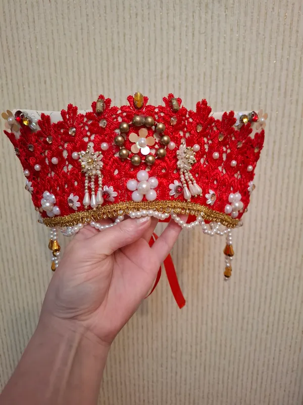 Qo‘lda tayyorlangan kokoshnik 1 Qo‘lda tayyorlangan kokoshnik 1