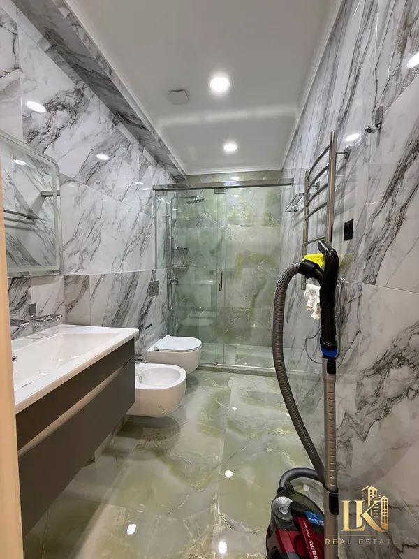 Продаётся 4-комнатная квартира 171 м², 3/9, с ремонтом (Юнусабадский р-н, ориентир: Алайский базар) 9