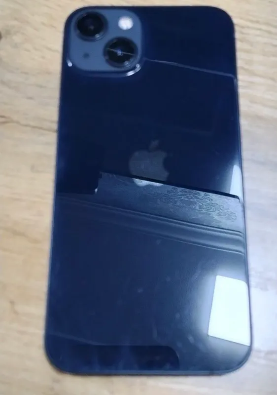 IPhone 13 4