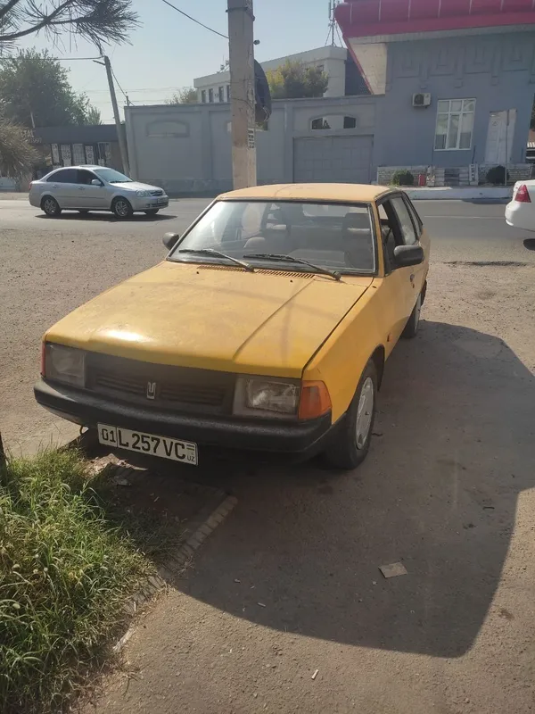 shoshilinch ravishda Moskvich mashinasi sotiladi 1