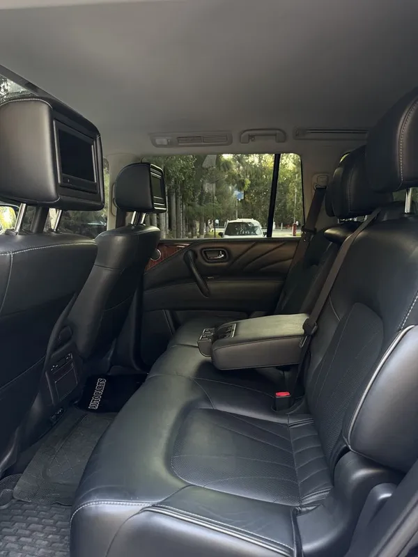 Infiniti QX 80 awd 4x4 7 kishili 5.6 atmo 8 Infiniti QX 80 awd 4x4 7 kishili 5.6 atmo 8