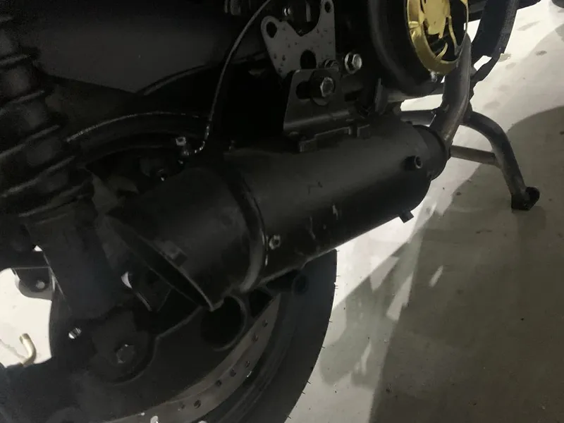 Tank moto 2025 xolati ideal motor yangi glushitel qoyilgan Tank moto 2025 xolati ideal motor yangi glushitel qoyilgan